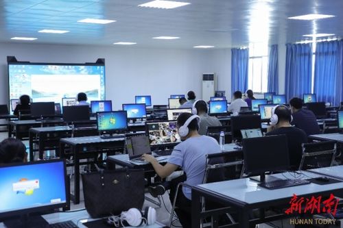 湖南省第四屆成圖大賽暨第十七屆全國大學(xué)生先進(jìn)成圖技術(shù)與產(chǎn)品信息建模創(chuàng)新大賽預(yù)選賽在湖南工學(xué)院開賽