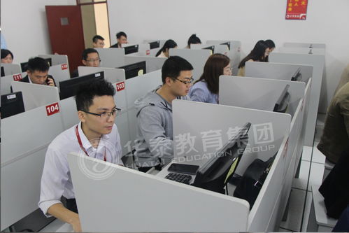 華泰教育 一站式服務(wù)，愛心護(hù)航自考學(xué)子教育夢(mèng)想